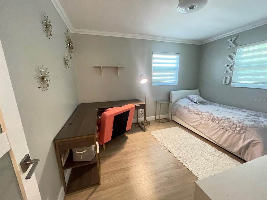 1534 Wexford Dr, Palm Harbor FL  34683-6229 exterior