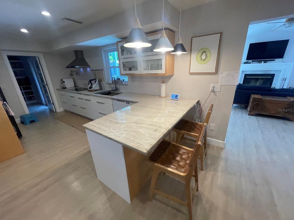 1534 Wexford Dr, Palm Harbor FL  34683-6229 exterior