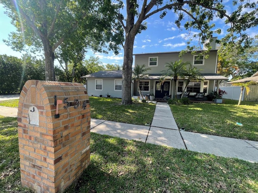 1534 Wexford Dr, Palm Harbor, FL 34683-6229