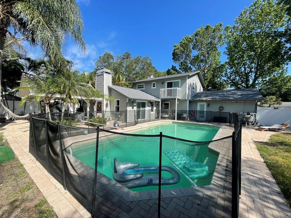 1534 Wexford Dr, Palm Harbor FL  34683-6229 exterior