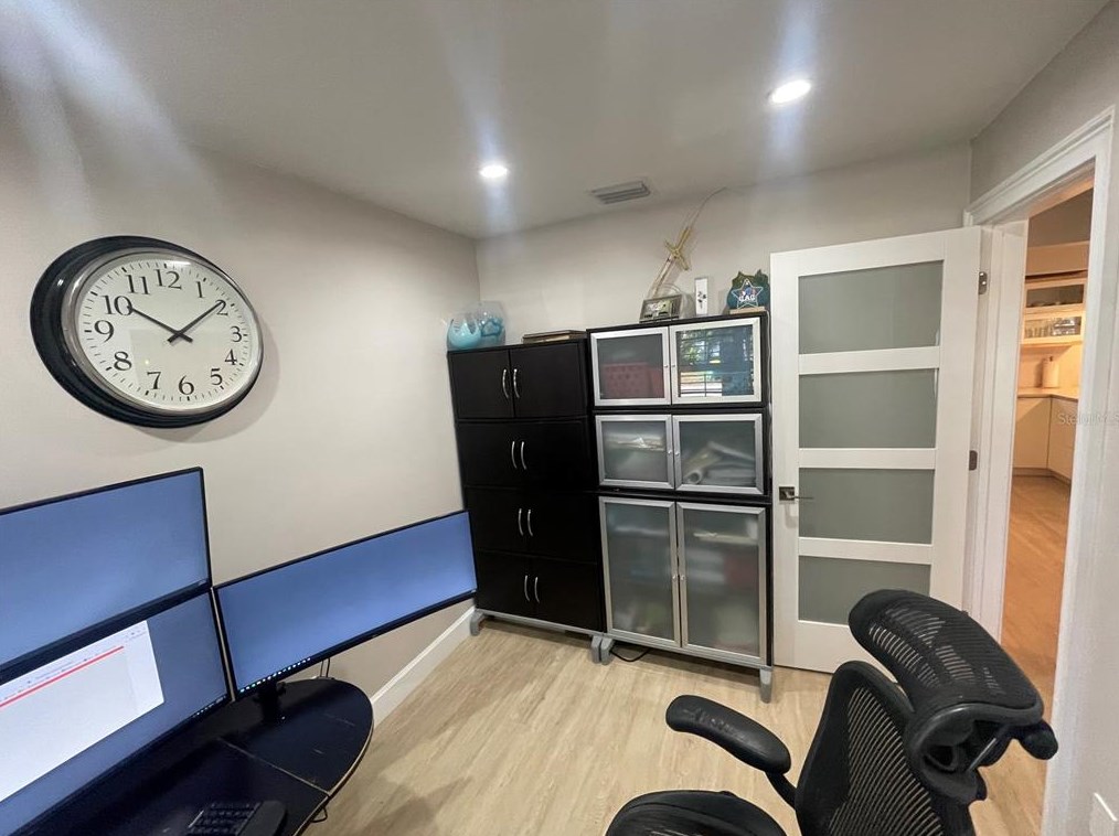 1534 Wexford Dr, Palm Harbor FL  34683-6229 exterior