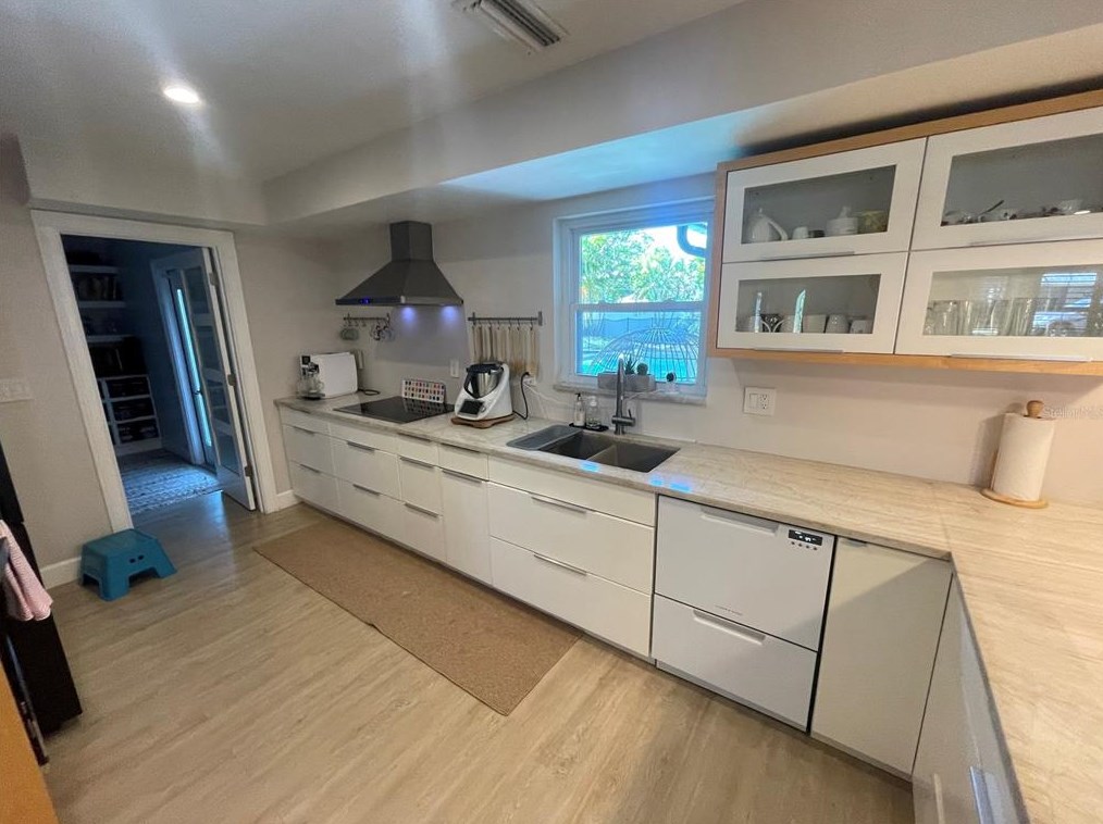 1534 Wexford Dr, Palm Harbor FL  34683-6229 exterior