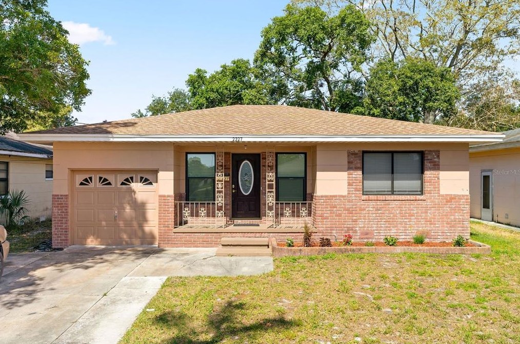 2327 42nd St S, Saint Petersburg, FL 33711