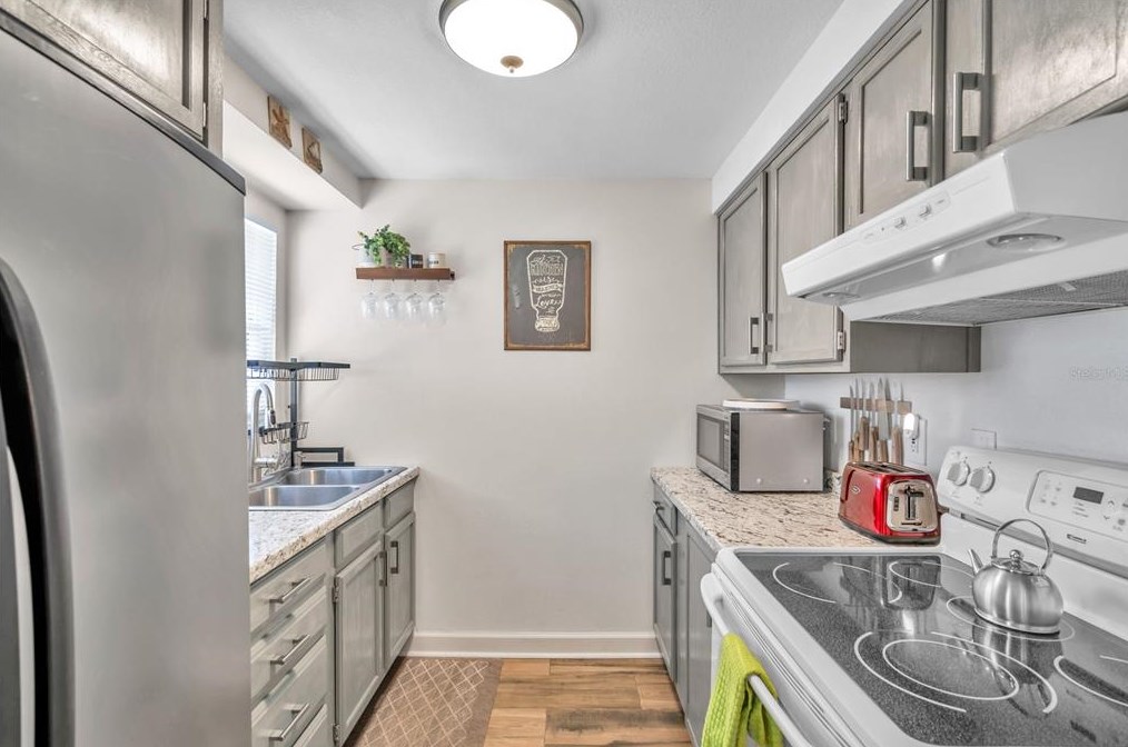 8900 Southern Comfort Dr, Largo FL  33773-4731 exterior