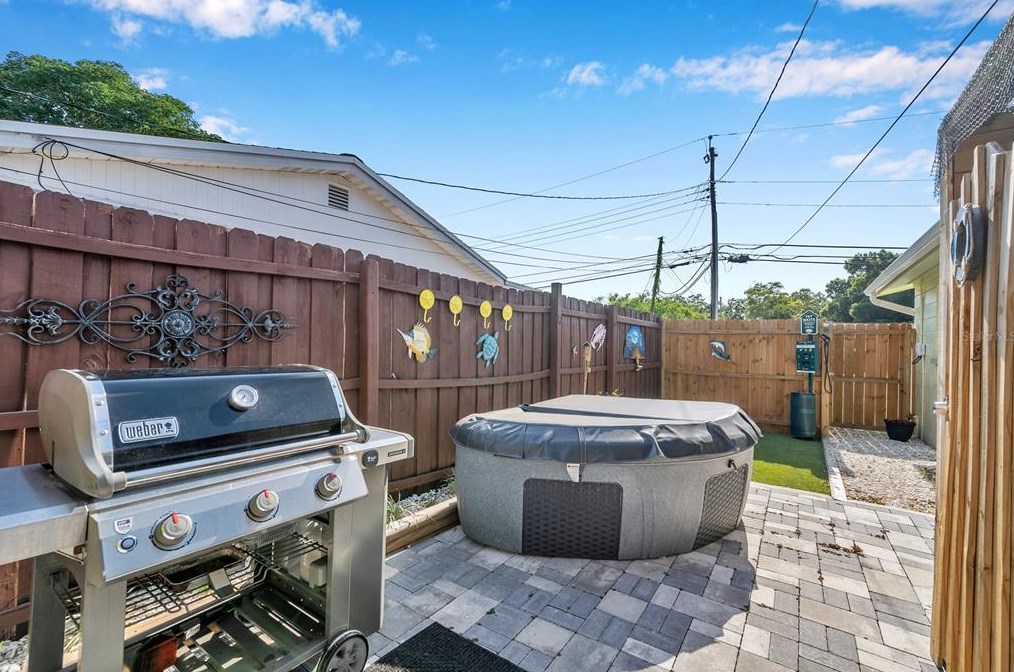 8900 Southern Comfort Dr, Largo FL  33773-4731 exterior