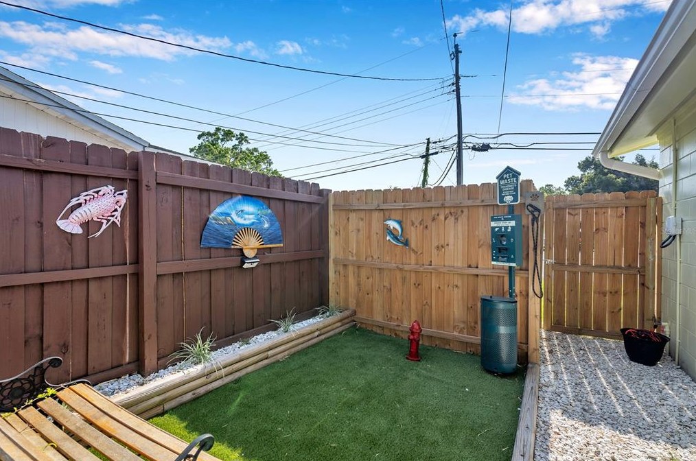 8900 Southern Comfort Dr, Largo FL  33773-4731 exterior