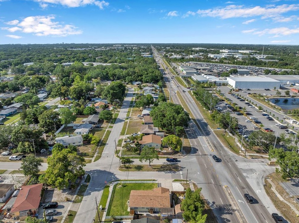 8900 Southern Comfort Dr, Largo FL  33773-4731 exterior