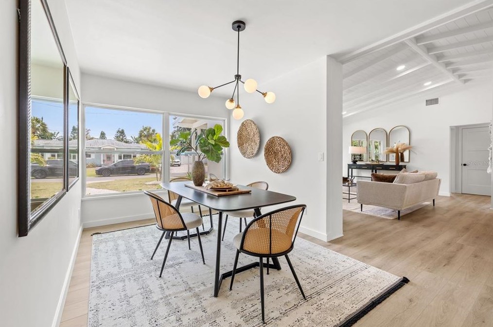 4811 Del Rio Way, Saint Petersburg FL  33711-3628 exterior