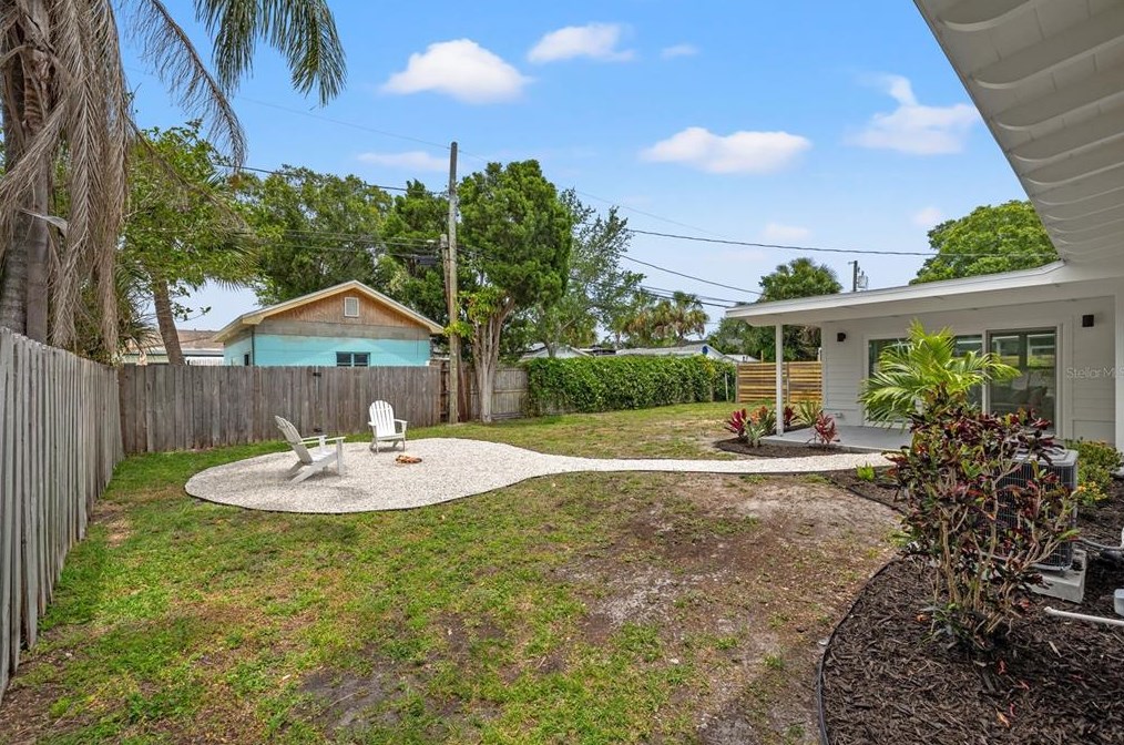 4811 Del Rio Way, Saint Petersburg FL  33711-3628 exterior