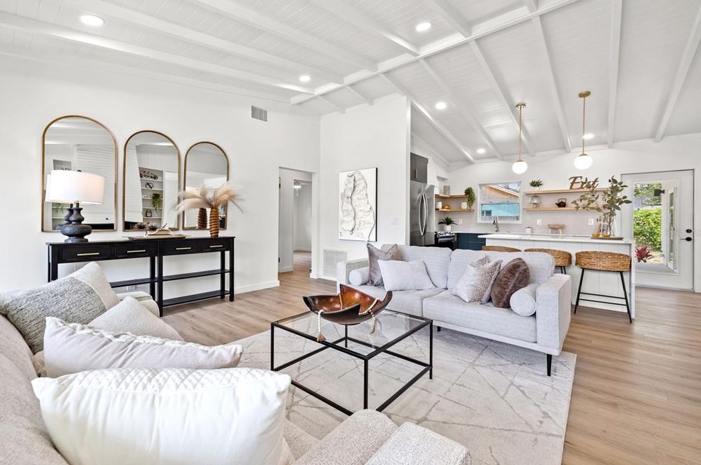 4811 Del Rio Way, Saint Petersburg FL  33711-3628 exterior