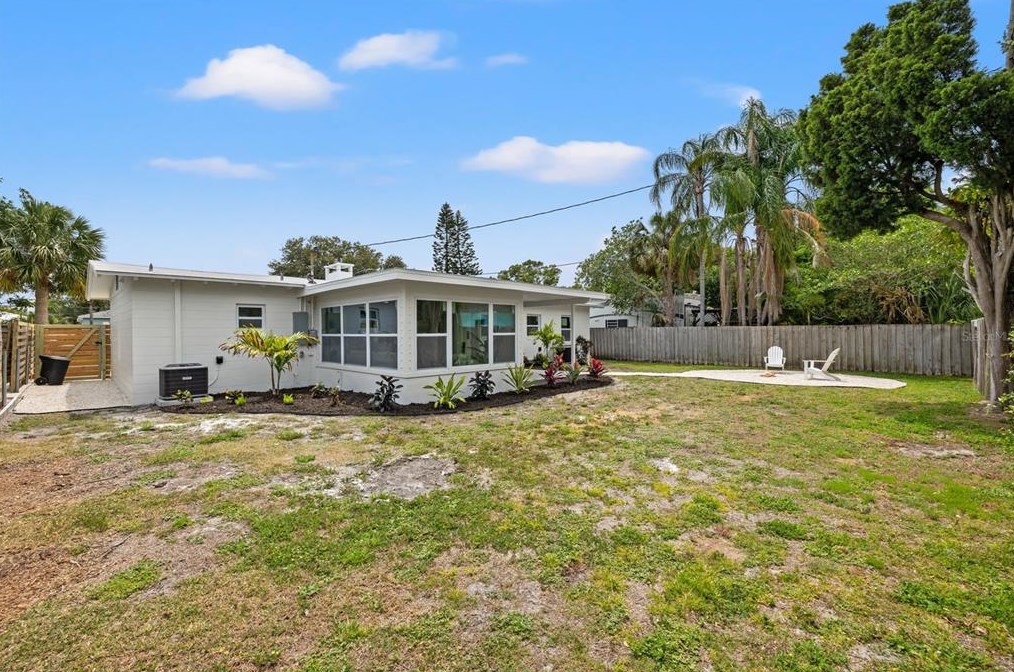 4811 Del Rio Way, Saint Petersburg FL  33711-3628 exterior