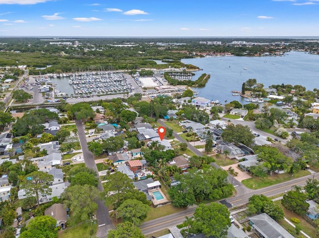 4811 Del Rio Way, Saint Petersburg FL  33711-3628 exterior