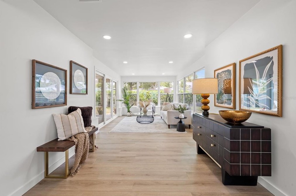 4811 Del Rio Way, Saint Petersburg FL  33711-3628 exterior