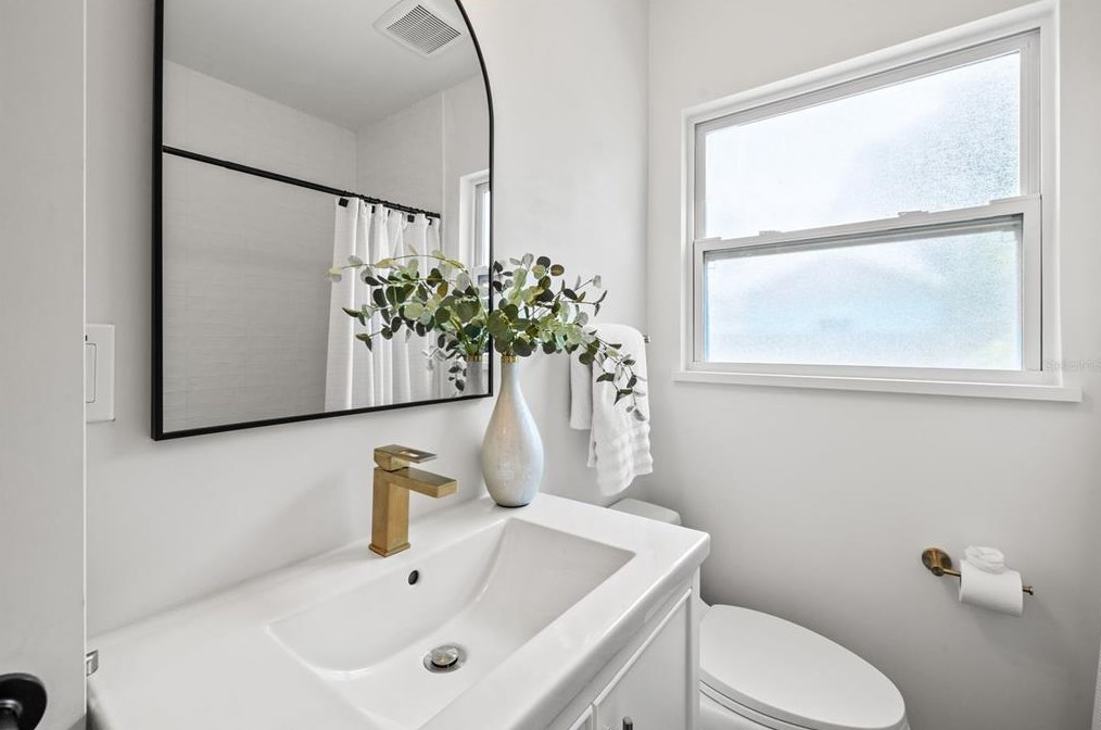 4811 Del Rio Way, Saint Petersburg FL  33711-3628 exterior