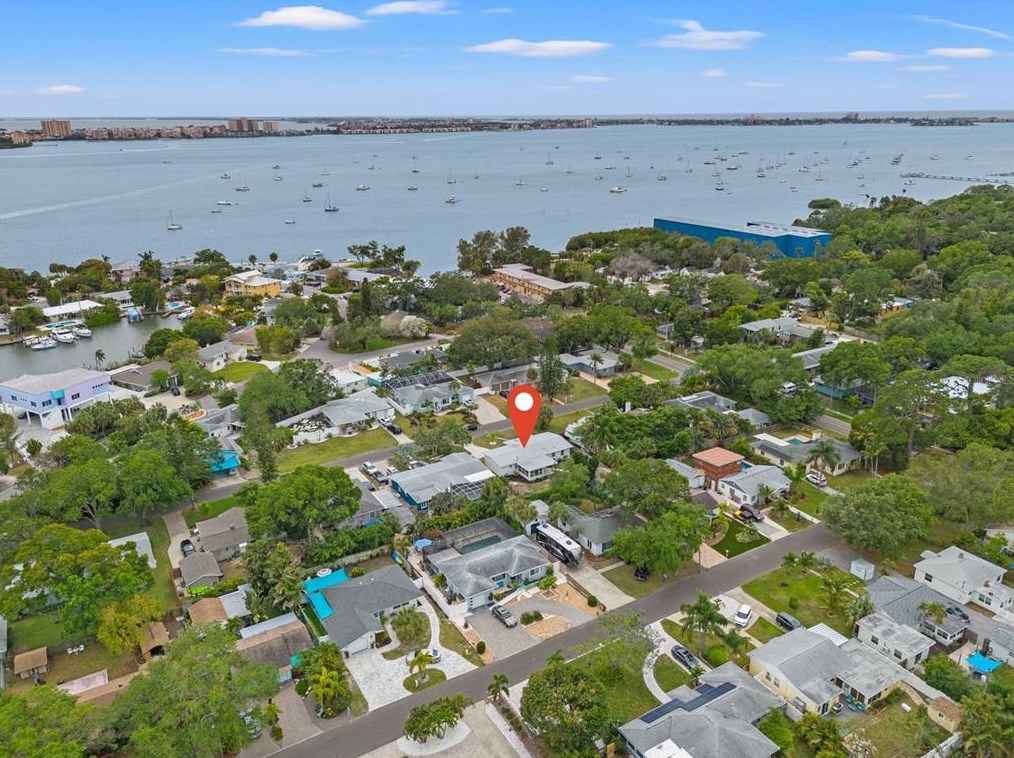 4811 Del Rio Way, Saint Petersburg FL  33711-3628 exterior