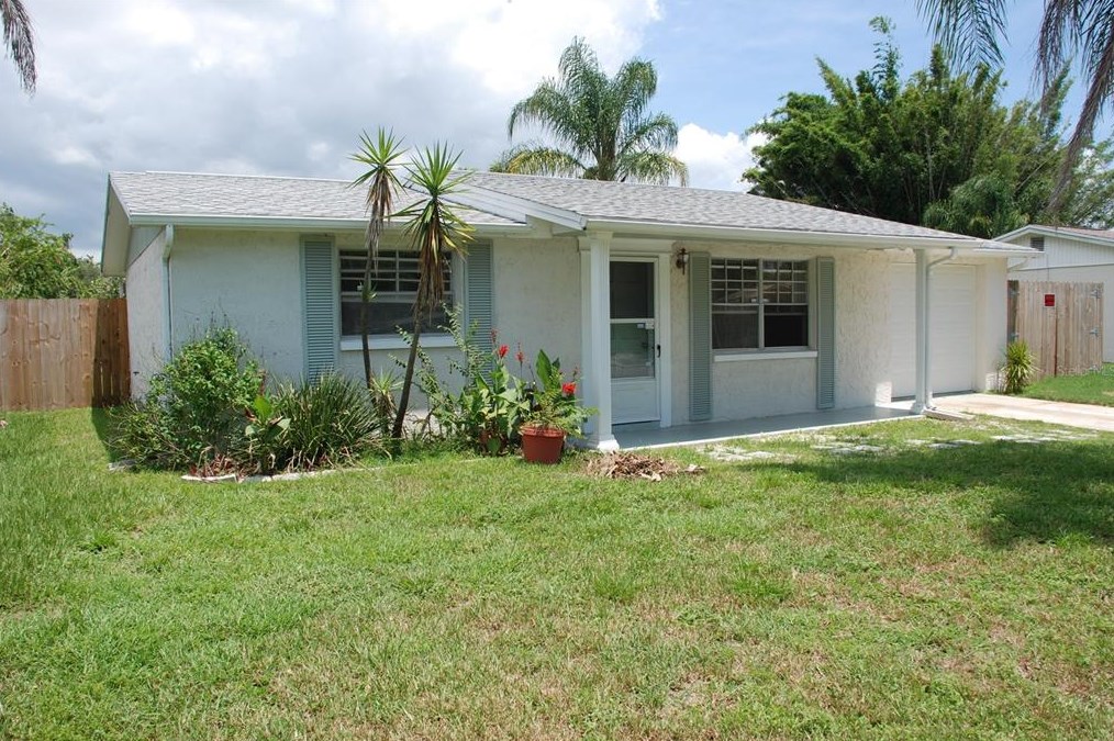 1624 Springdale Dr, Tarpon Springs, FL 34691-4737