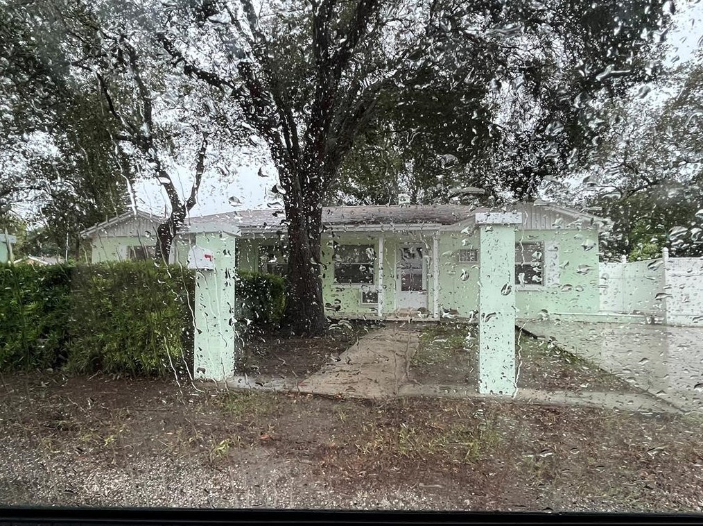 10825 Navajo Dr, Saint Petersburg, FL 33708