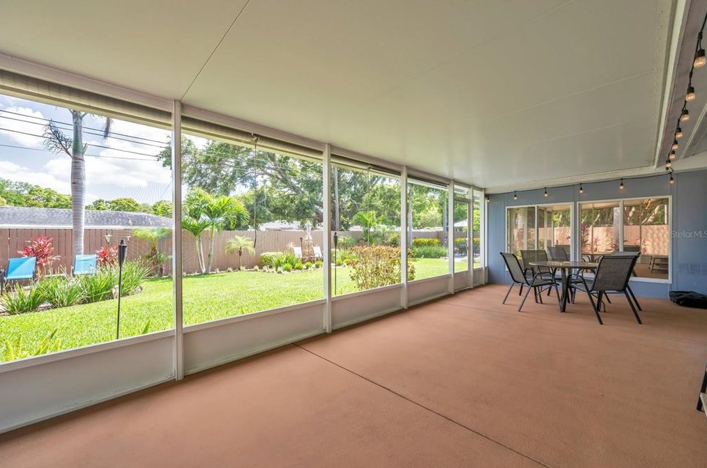 2604 Frst Pkwy, Largo FL  33771-1452 exterior