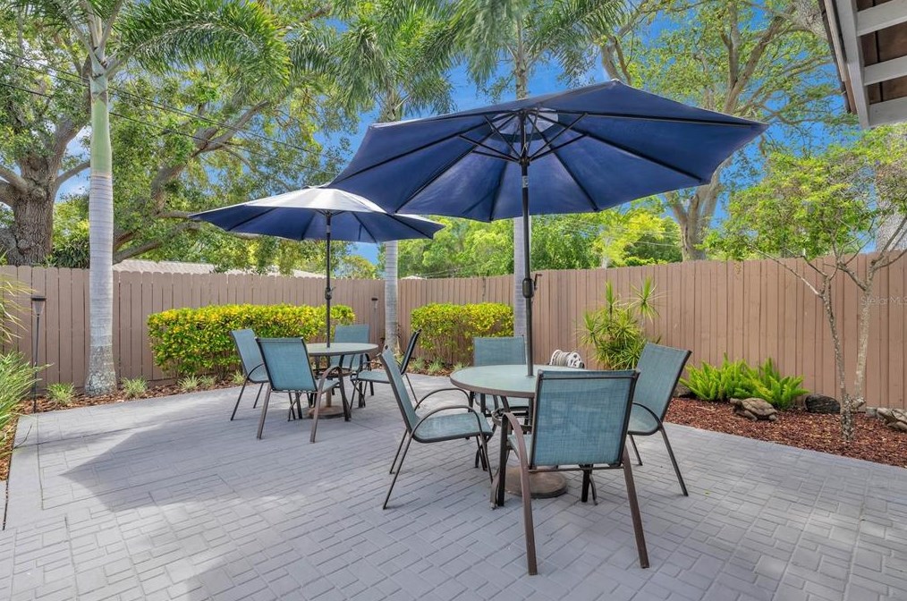 2604 Frst Pkwy, Largo FL  33771-1452 exterior