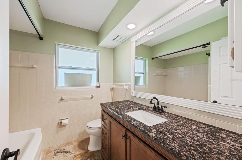 2604 Frst Pkwy, Largo FL  33771-1452 exterior