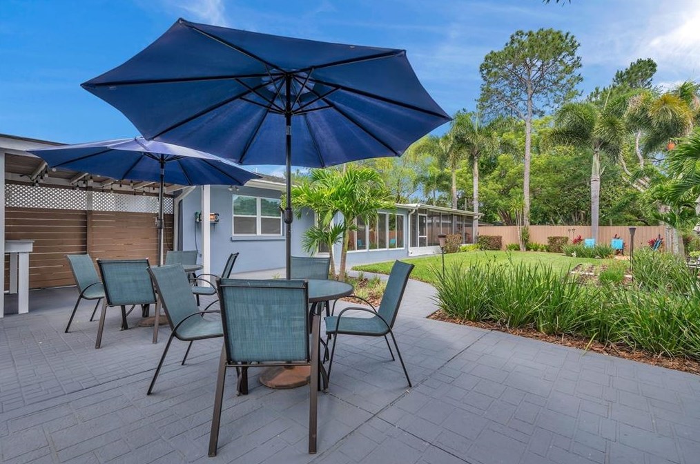 2604 Frst Pkwy, Largo FL  33771-1452 exterior