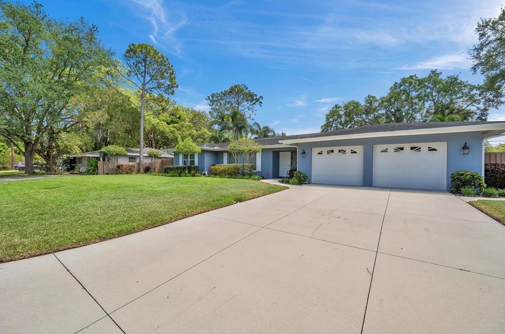 2604 Frst Pkwy, Largo FL  33771-1452 exterior