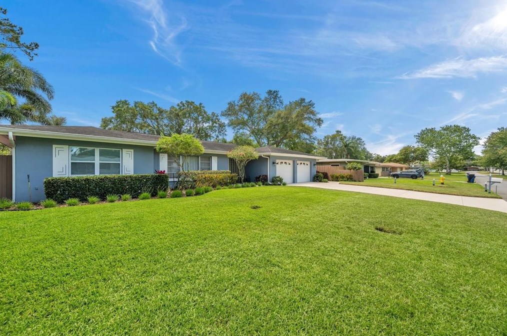 2604 Frst Pkwy, Largo FL  33771-1452 exterior