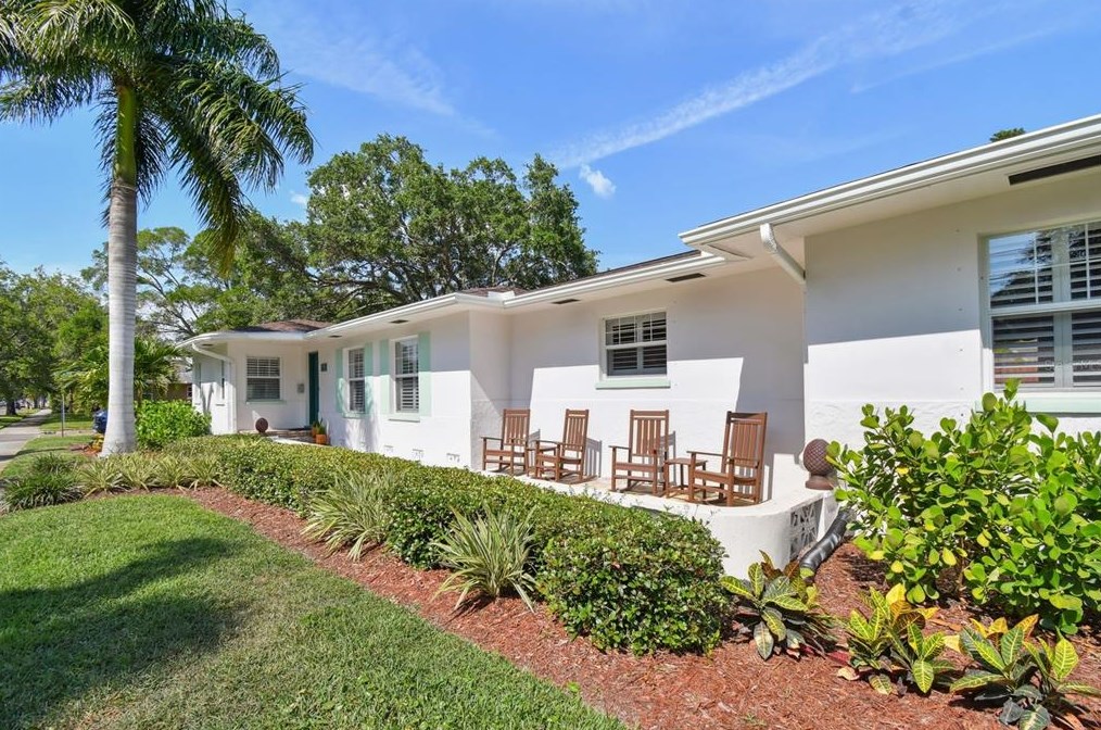 2631 1st St, Saint Petersburg, FL 33704-2901