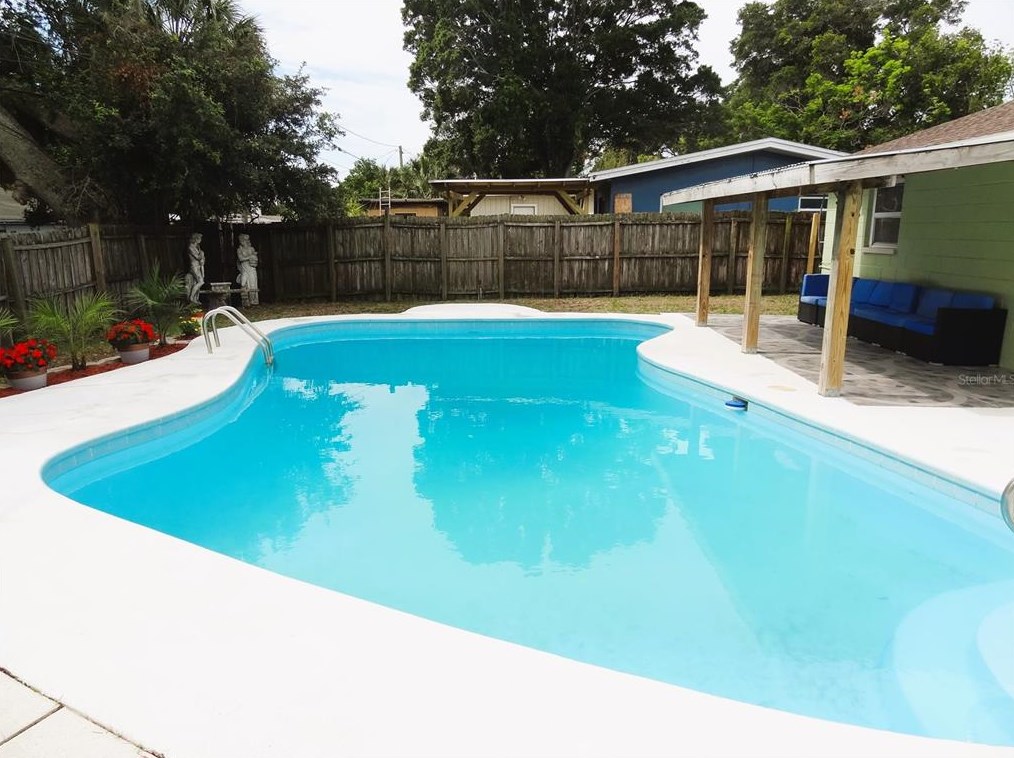12381 Ridge Rd, Largo, FL 33778