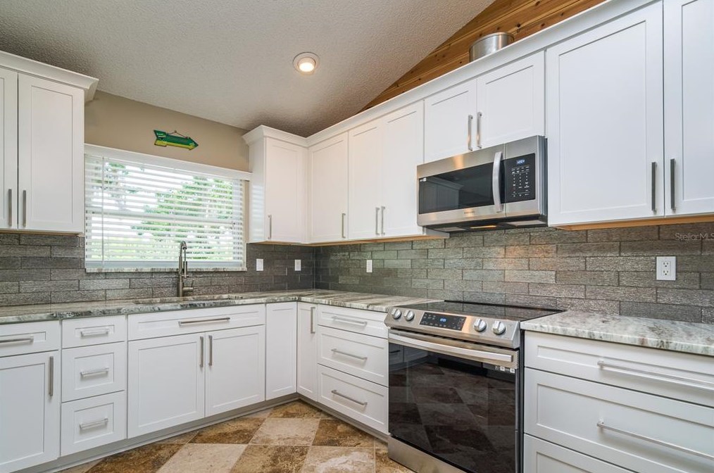2139 Foggy Ridge Pkwy, Land O Lakes FL  34639-5410 exterior