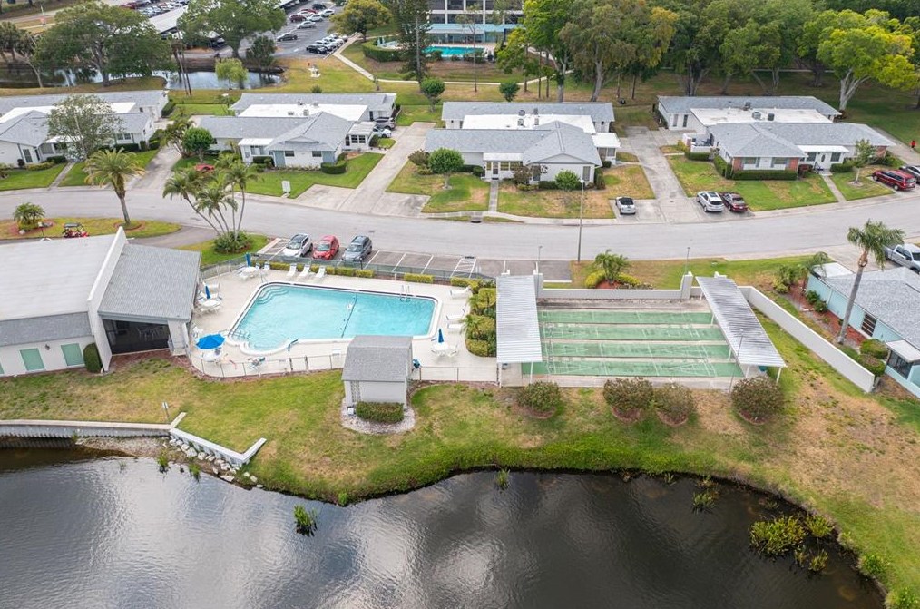 2730 Sherbrooke Ln, Palm Harbor FL  34684-2531 exterior