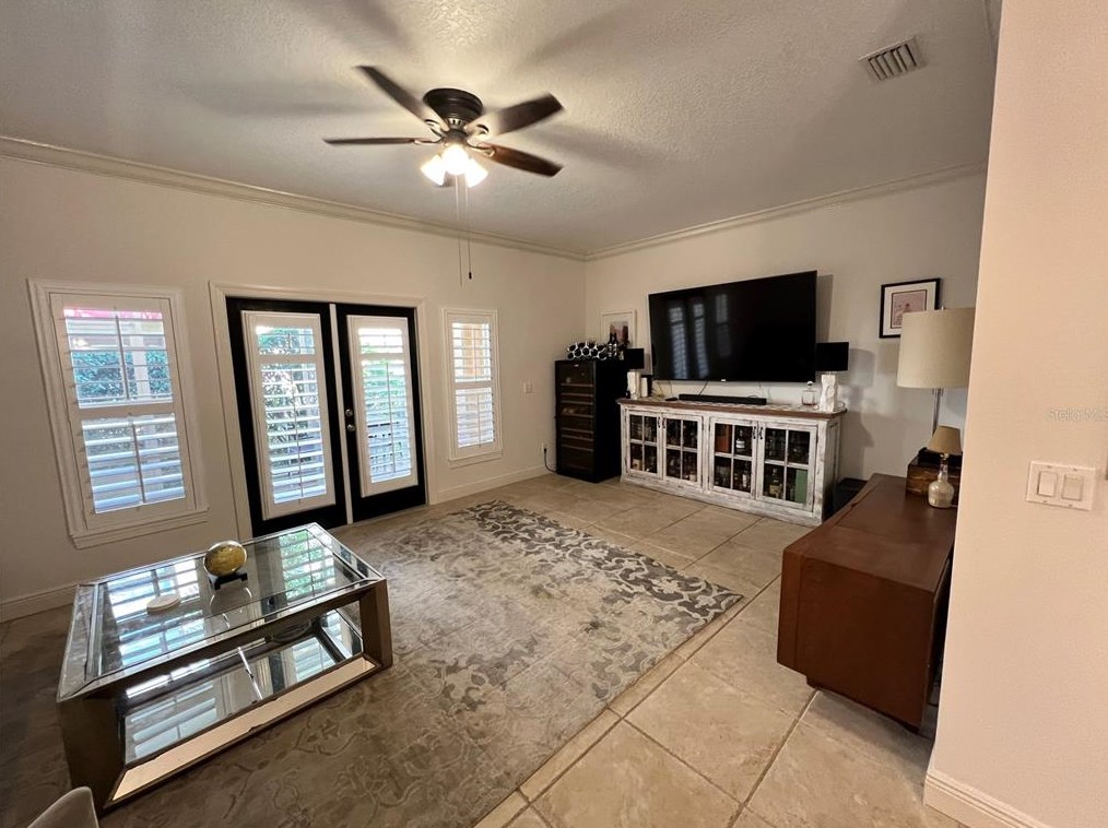 123 Valencia Cir, Saint Petersburg FL  33716-1212 exterior