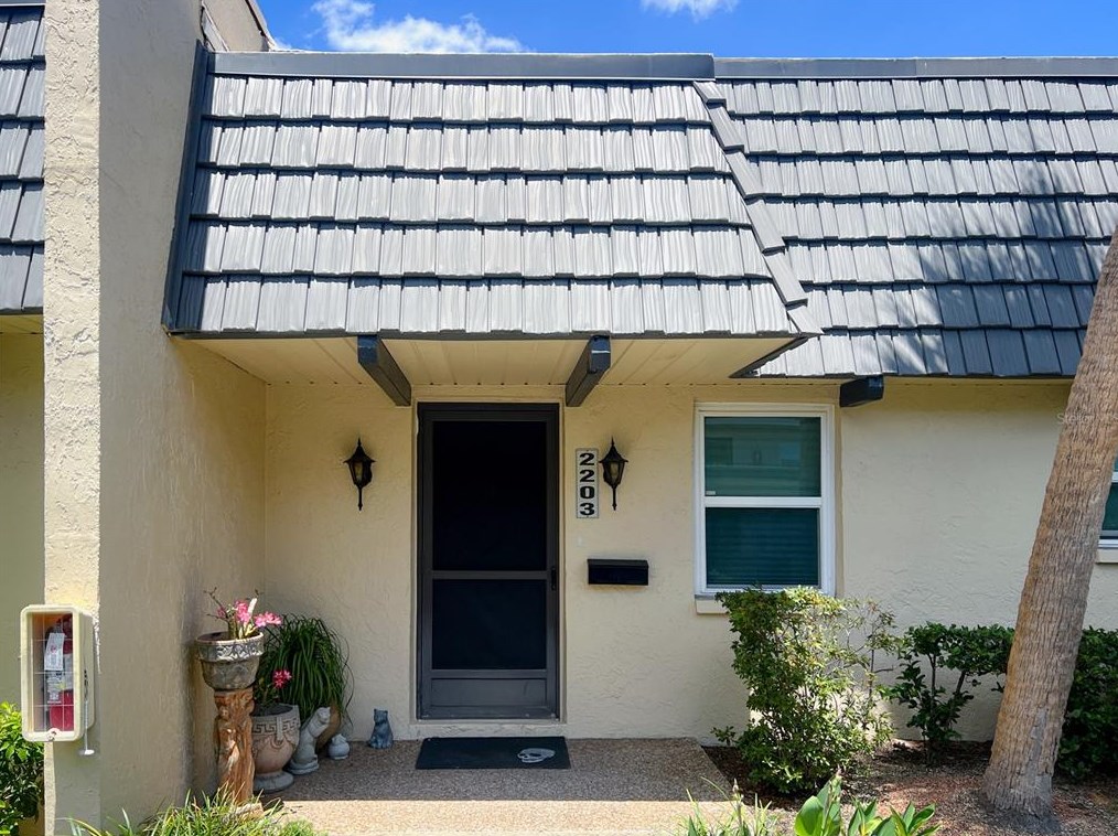 2203 Cordova Green, Largo, FL 33777