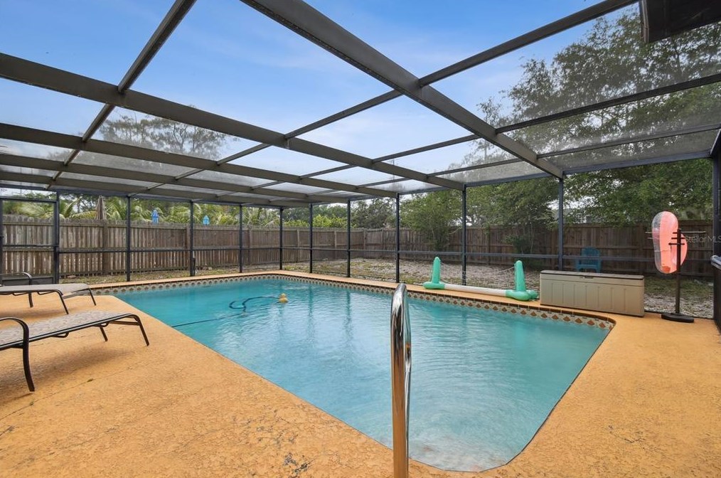 2777 Valencia Ln, Palm Harbor FL  34684-3936 exterior