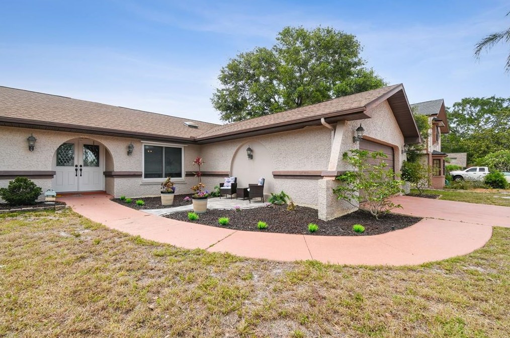 2777 Valencia Ln, Palm Harbor FL  34684-3936 exterior