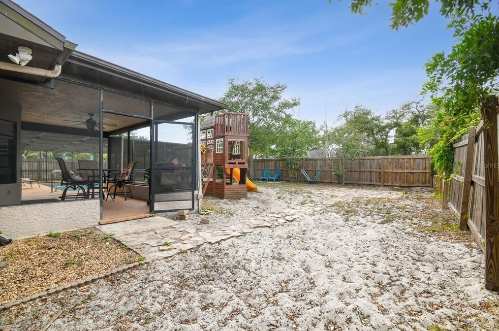 2777 Valencia Ln, Palm Harbor FL  34684-3936 exterior