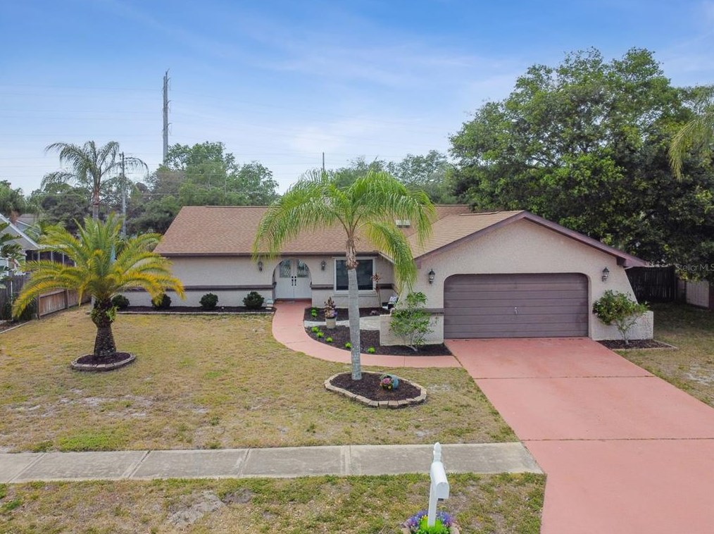 2777 Valencia Ln, Palm Harbor FL  34684-3936 exterior