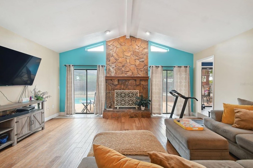 2777 Valencia Ln, Palm Harbor FL  34684-3936 exterior