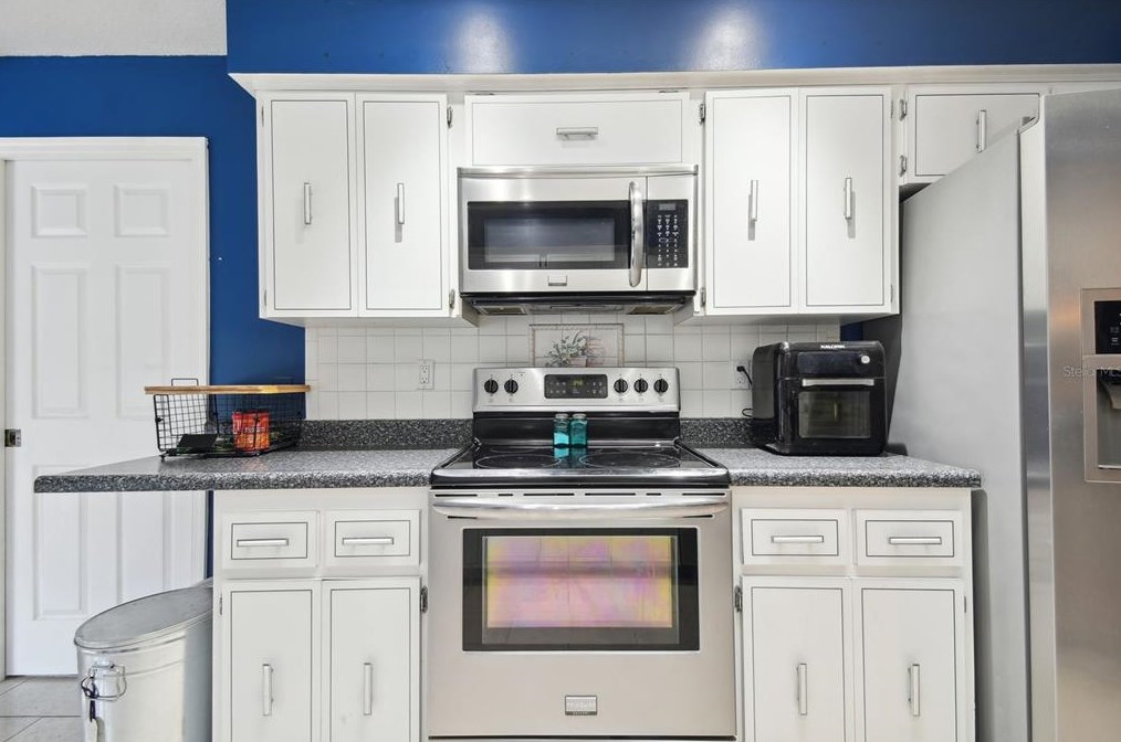 2777 Valencia Ln, Palm Harbor FL  34684-3936 exterior