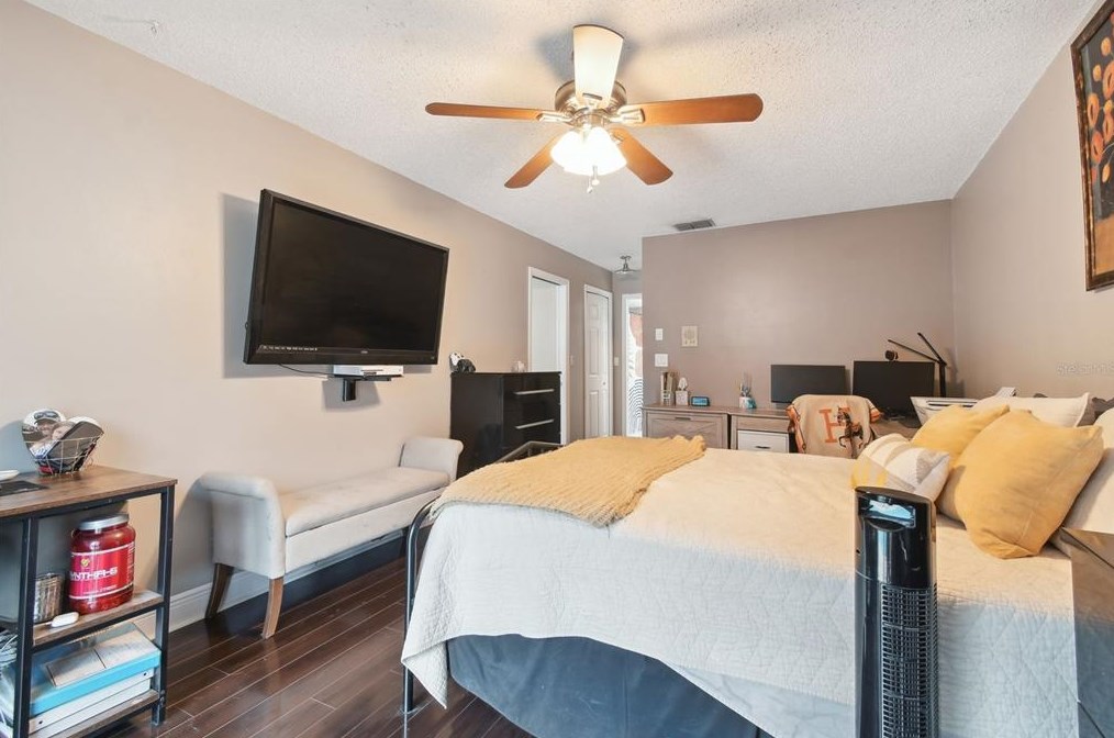 2777 Valencia Ln, Palm Harbor FL  34684-3936 exterior