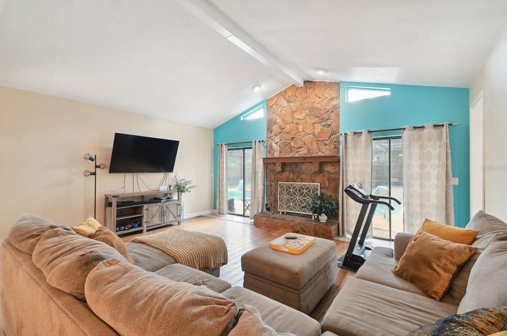 2777 Valencia Ln, Palm Harbor FL  34684-3936 exterior