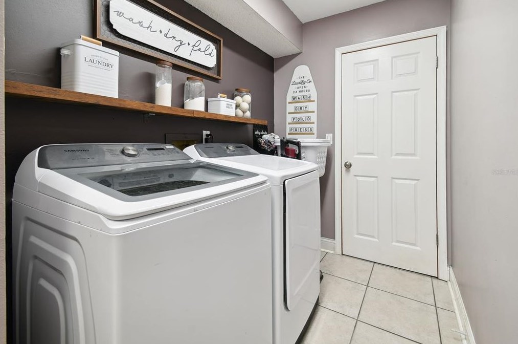 2777 Valencia Ln, Palm Harbor FL  34684-3936 exterior