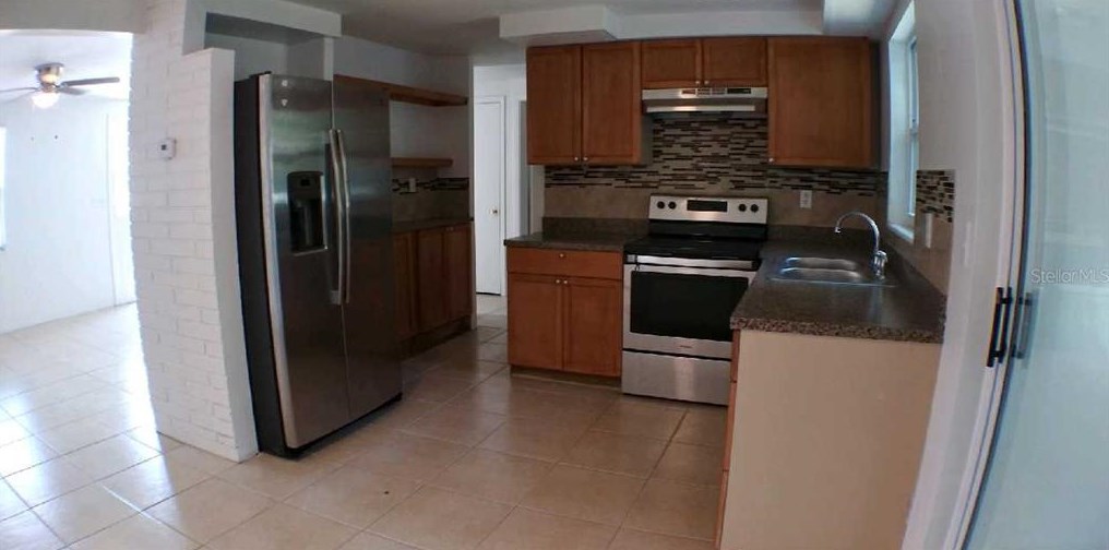 2405 Grandin St, Tarpon Springs, FL 34690