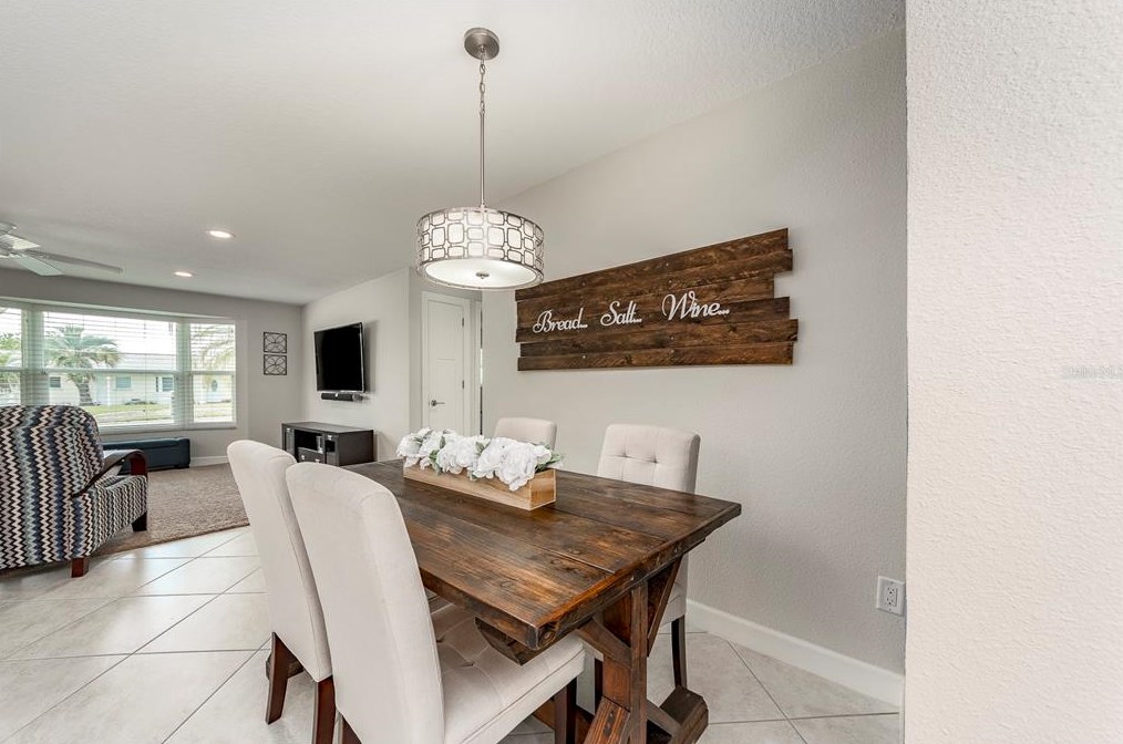 11233 142 Way, Largo FL  33774-4423 exterior