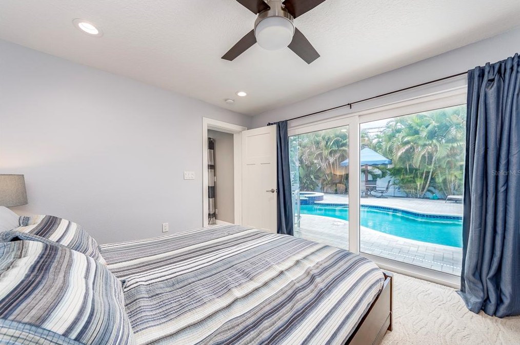 11233 142 Way, Largo FL  33774-4423 exterior