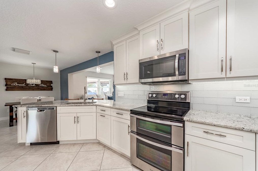 11233 142 Way, Largo FL  33774-4423 exterior