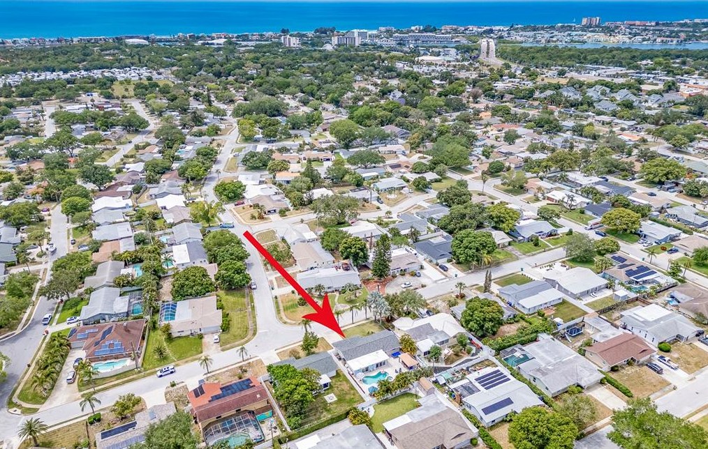 11233 142 Way, Largo FL  33774-4423 exterior