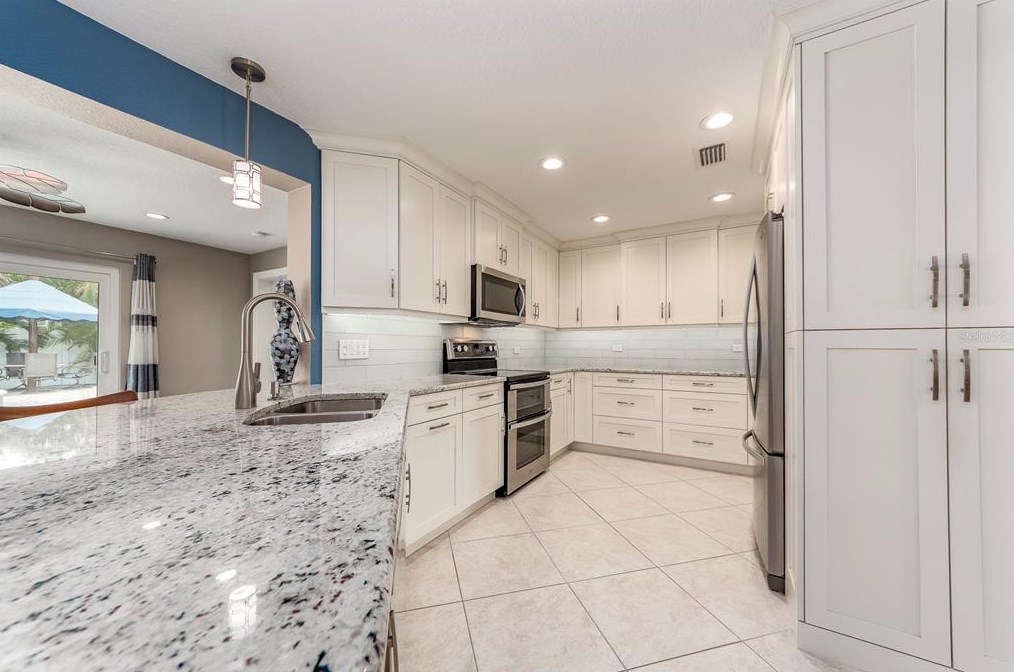 11233 142 Way, Largo FL  33774-4423 exterior