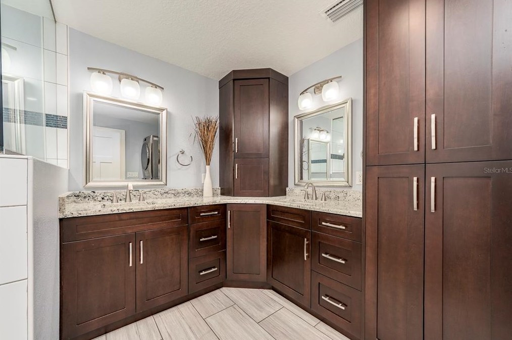 11233 142 Way, Largo FL  33774-4423 exterior