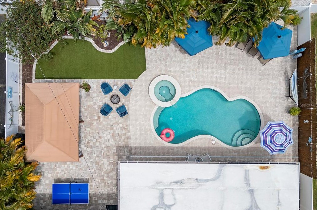 11233 142 Way, Largo FL  33774-4423 exterior